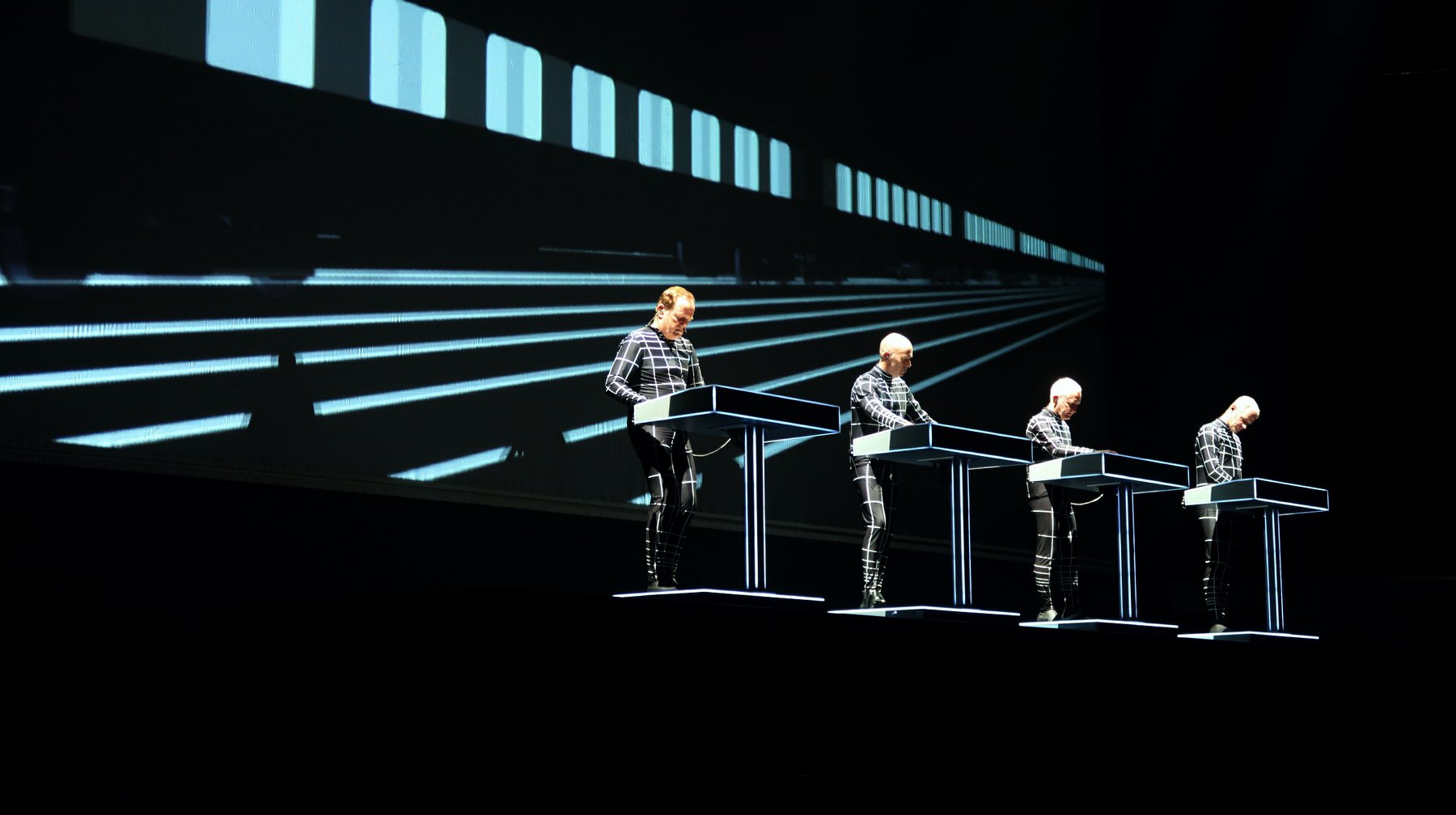 Kraftwerk-3D-travelzik