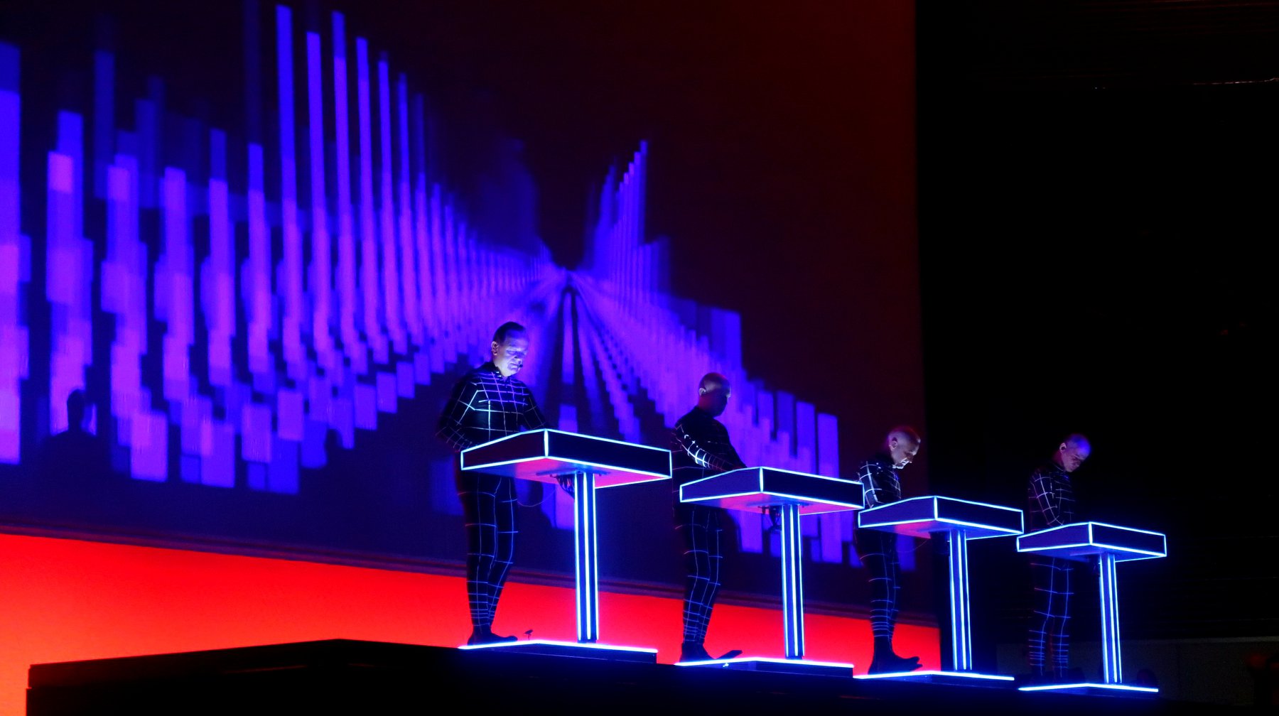 kraftwerk-3D-travelzik